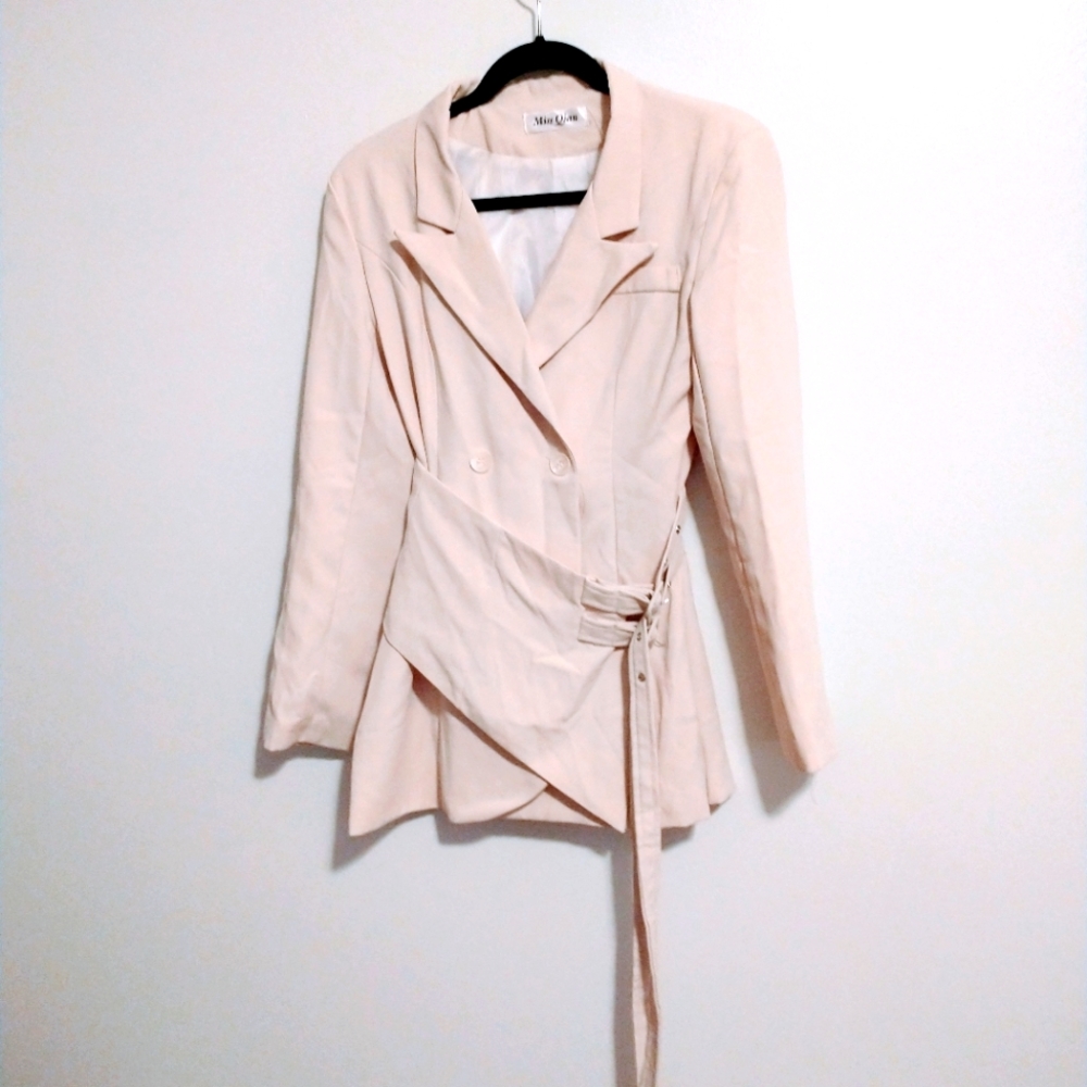 Miss Qian lined blazer with draped belt corset detail.  Size tag has been remove